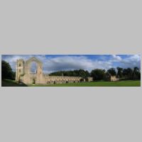 Fountains Abbey, photo by Klaus with K, Wikipedia.jpg